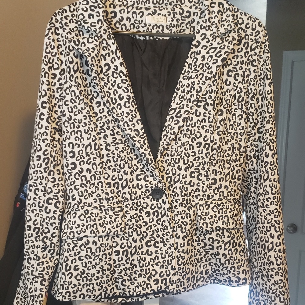 Leopard Blazer